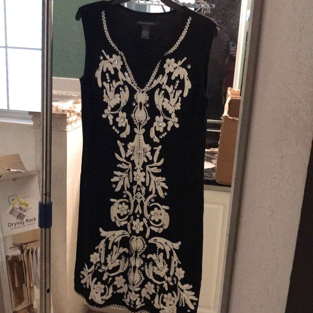 Chelsea & Theodore size M black and white dress